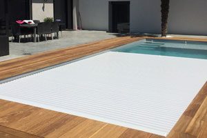 couverture piscine discrète